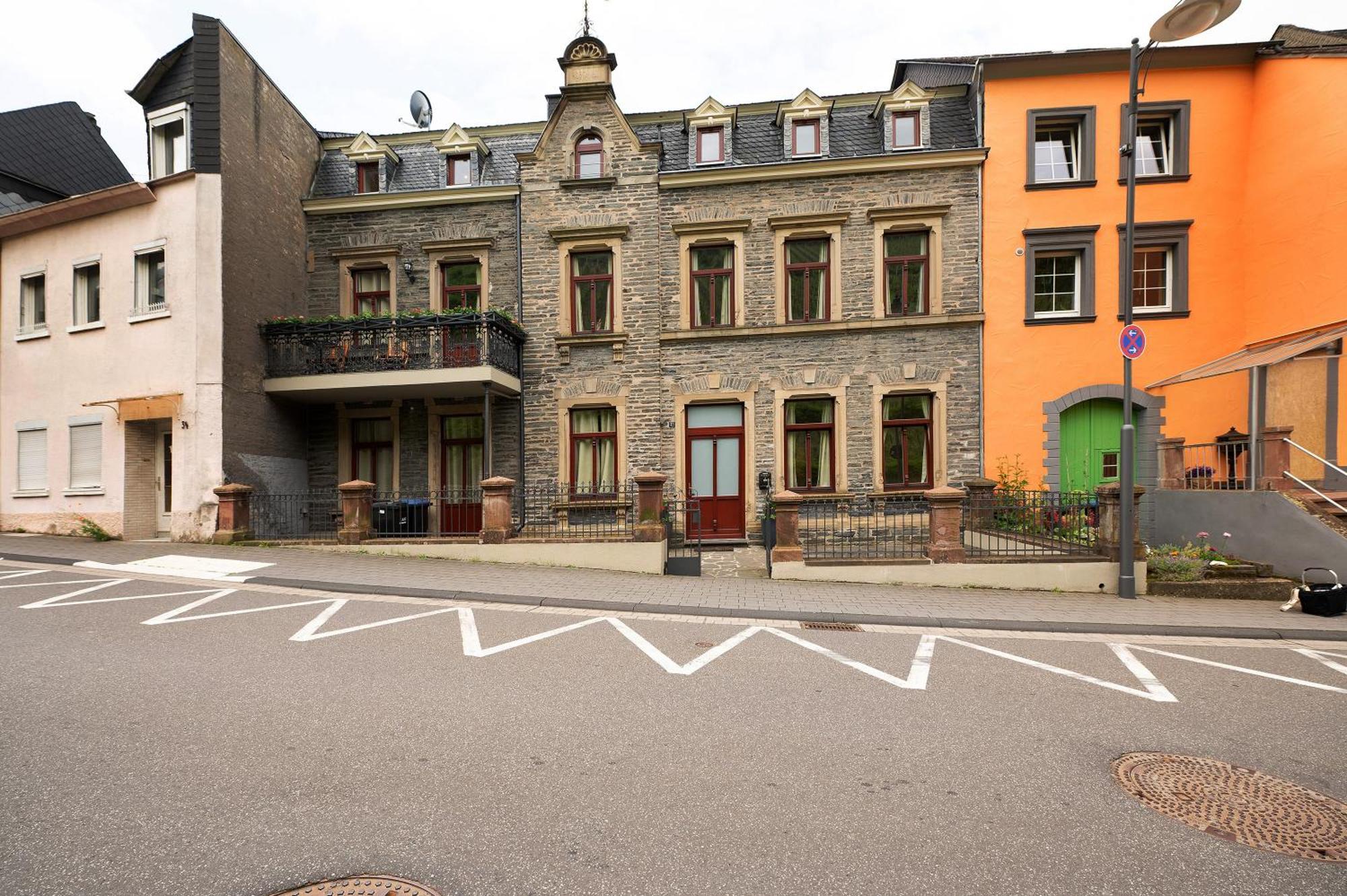 Alte Stadtvilla Am Weinberg 1 トラーベン・トラールバッハ エクステリア 写真